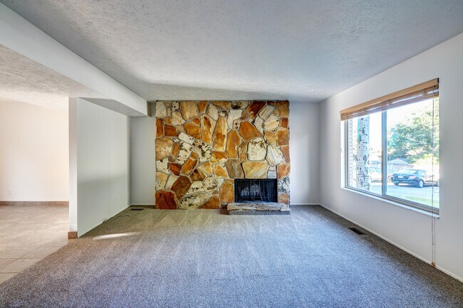 Building Photo - 3383 E Bengal Blvd
