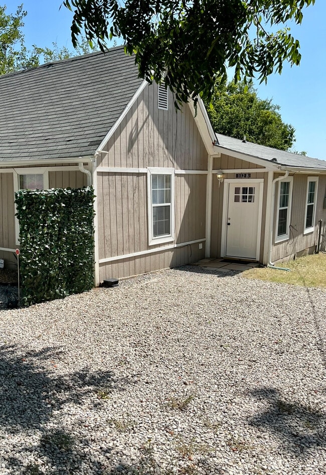 Building Photo - 112 North St