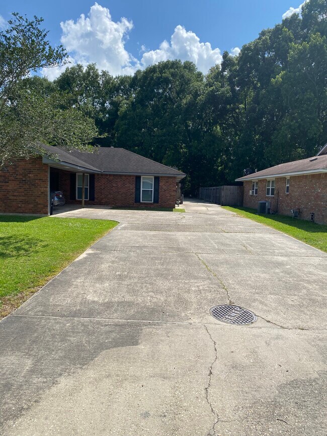 Foto del edificio - 10937 Carmel Dr