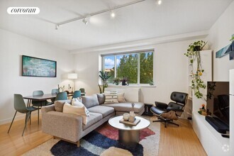 Building Photo - 301 W 115th St