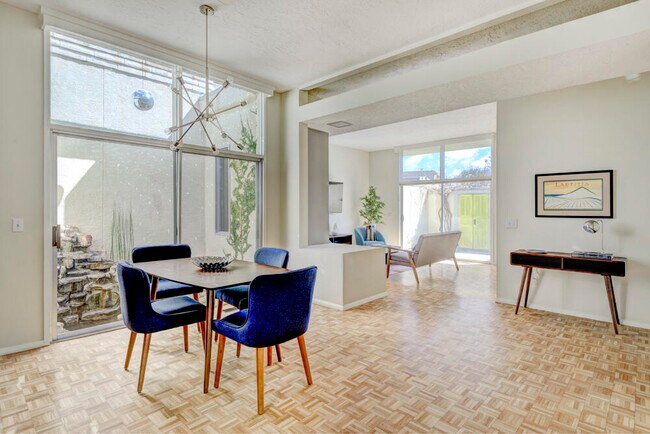 Building Photo - 5810 Torreon Dr NE