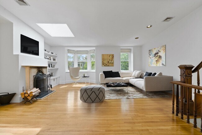 Building Photo - 7 Holyoke St