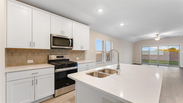 Building Photo - 1008 Chestnut Dr