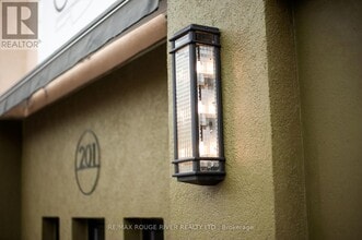 Building Photo - 201 Division St