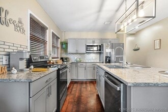 Building Photo - 314 S Palmway