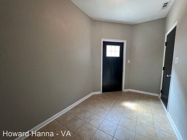 Building Photo - 3 br, 2.5 bath House - 3705 Pendleton Avenue