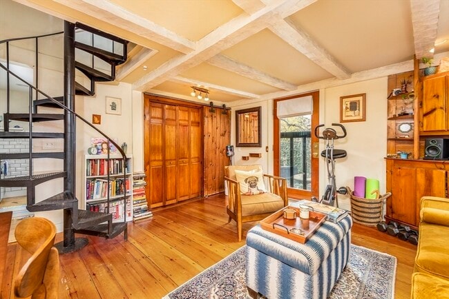 Foto del edificio - 14 Nicholson Hill Rd