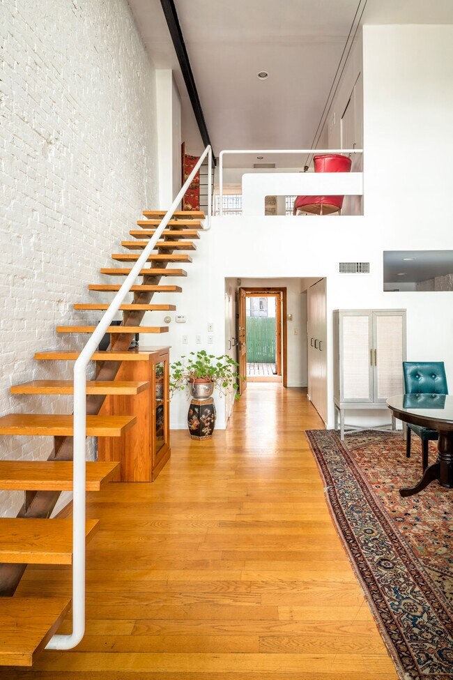 Foto del edificio - 218 E 25th St