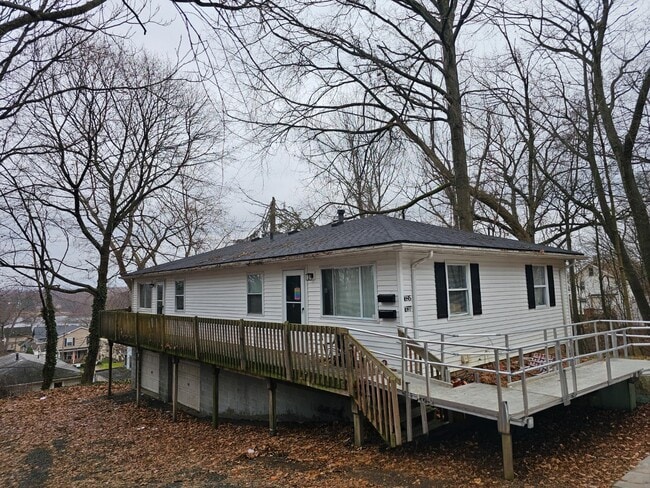Foto del edificio - 1695 Leighton Ave