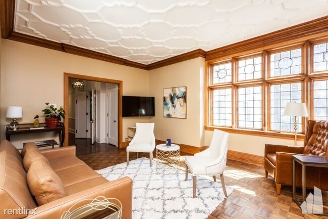 Foto del edificio - 3314 N Lake Shore Dr