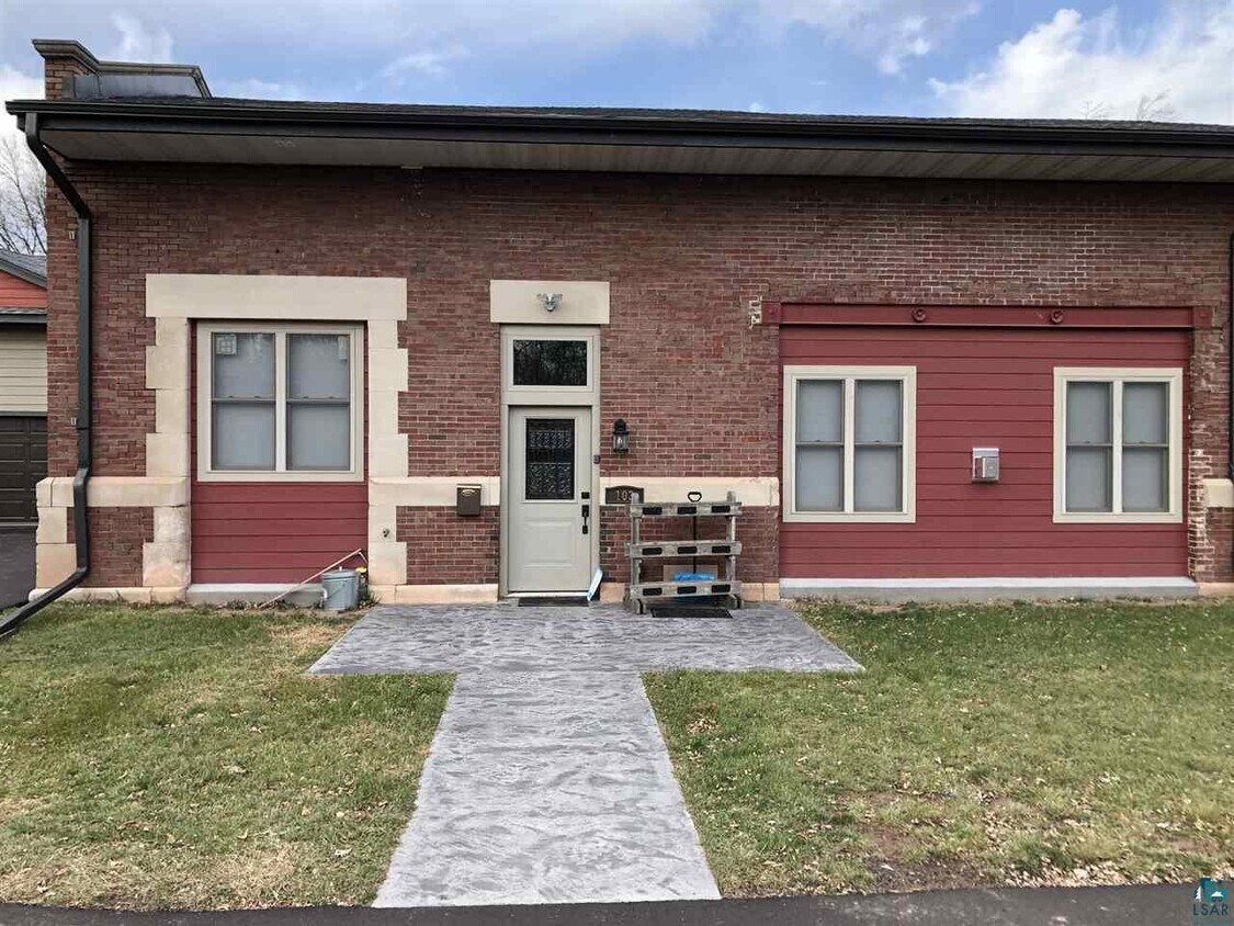 Primary Photo - 419 Chapple Ave