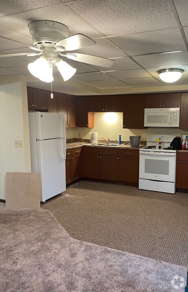 Indian Hills Apartments for Rent Silvis, IL 1 Rentals