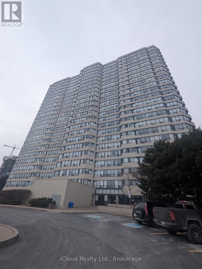 Building Photo - 400 Webb Dr