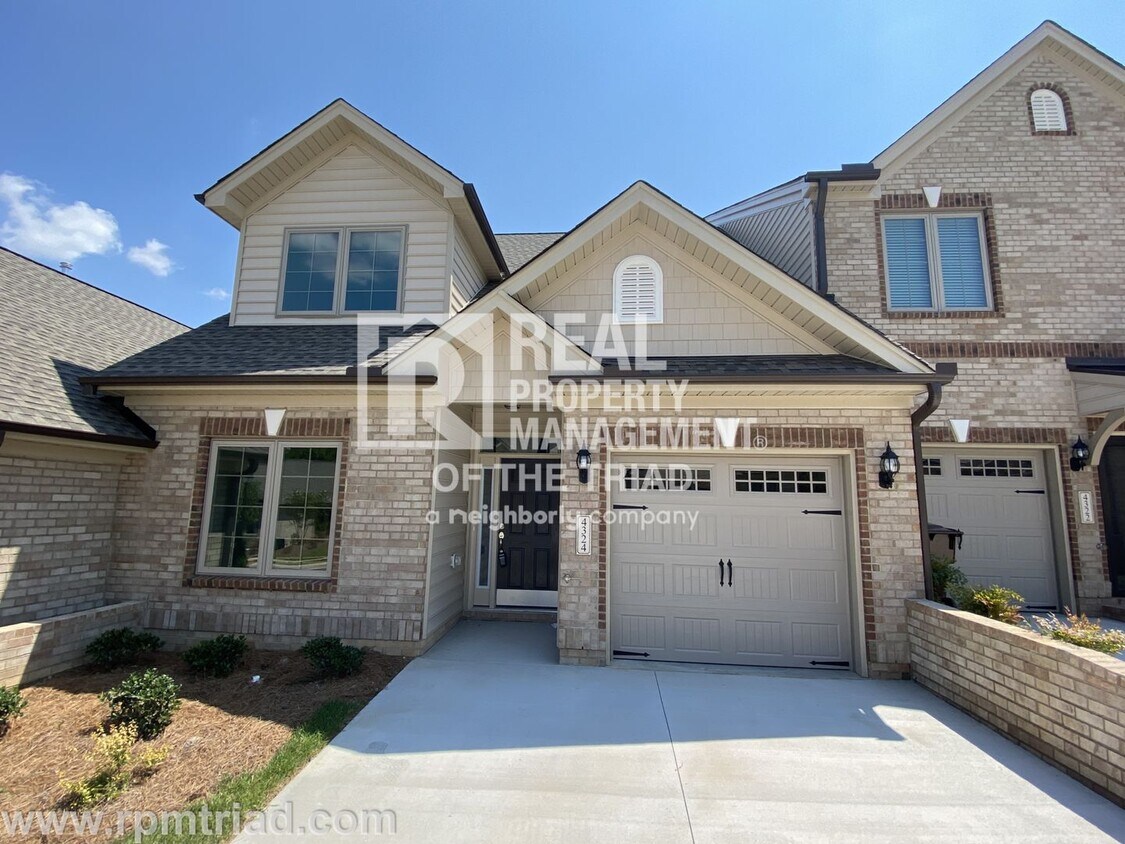 Primary Photo - AVAILABLE FOR VIEWING 6/10/24 Gorgeous Lux...