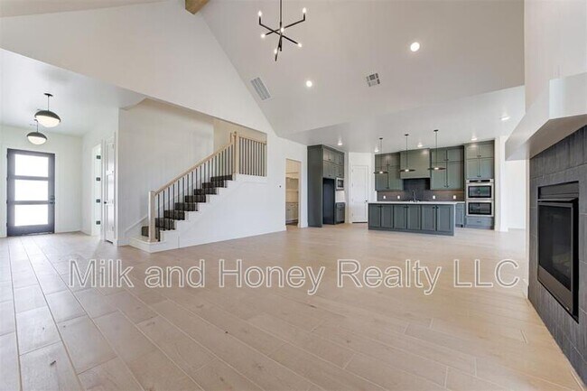 Building Photo - 1007 River View Dr