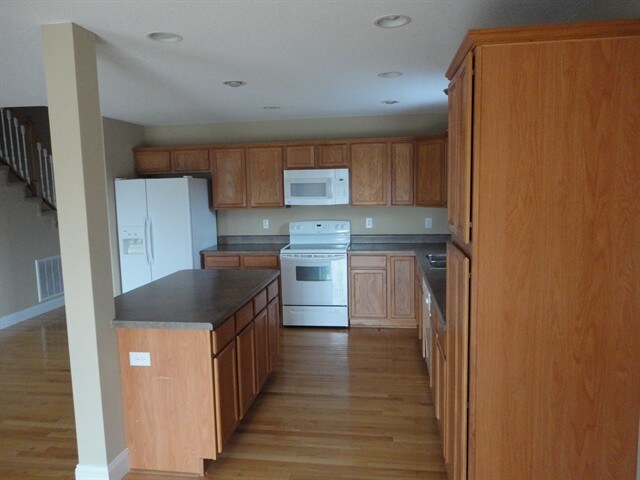 Building Photo - 404 Eckley Ct