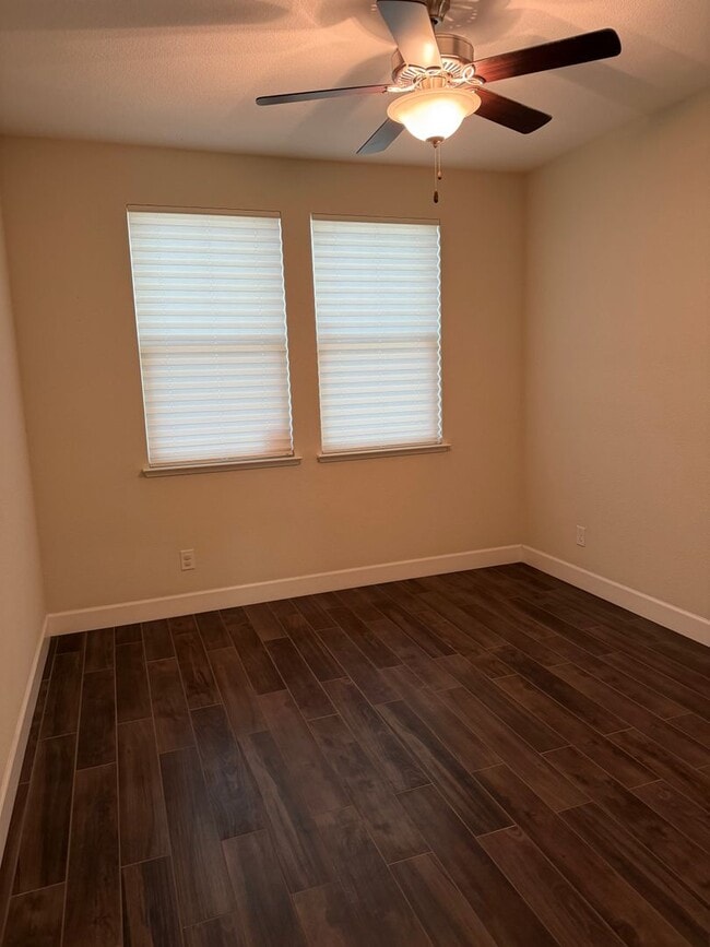 Building Photo - 4668 Lue Ln