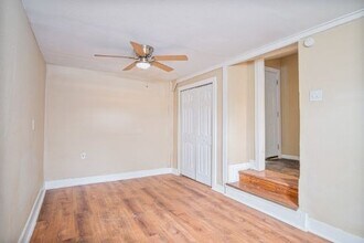 Building Photo - 1323 Lamar St