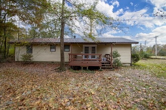 Building Photo - 2601 Gattin Rd