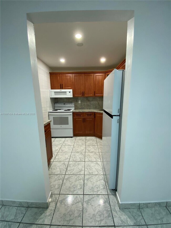 Foto del edificio - 9455 W Flagler St