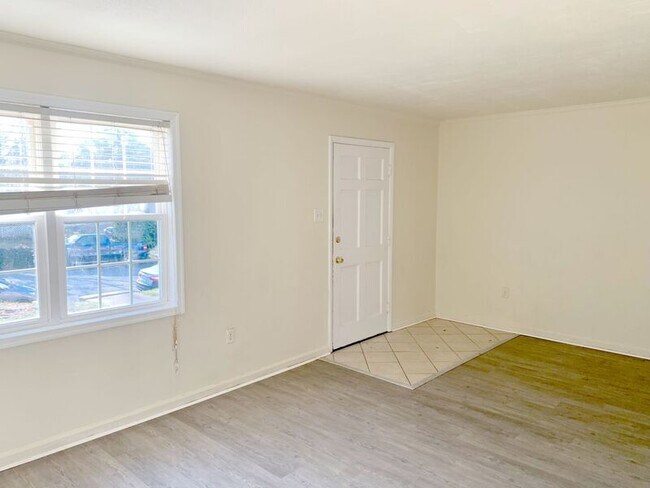 Foto del edificio - 8602 Middle Rd