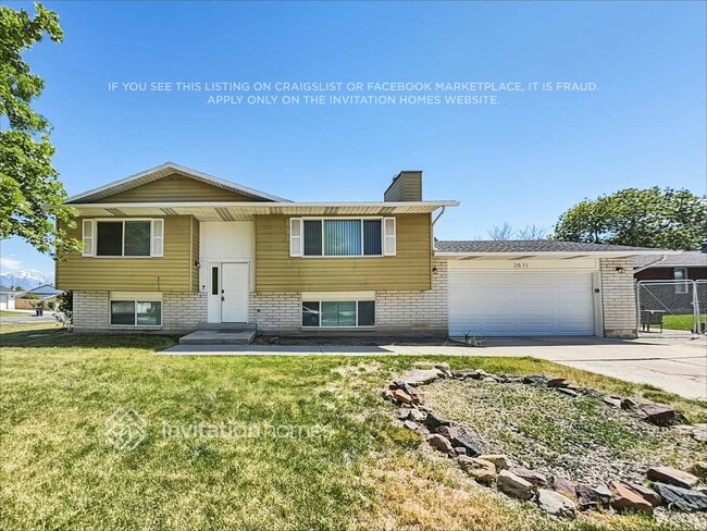 Building Photo - 2611 Castle Oaks Cir