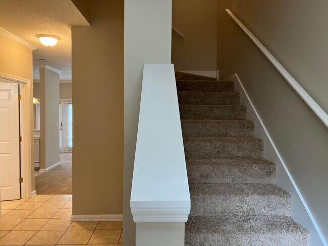 Building Photo - 732 E Mack Bayou Dr