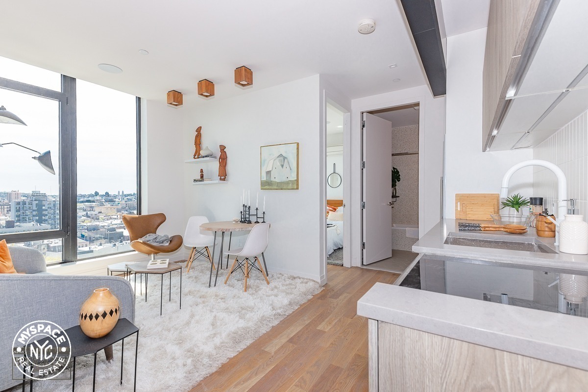 Foto principal - 1141 Willoughby Ave