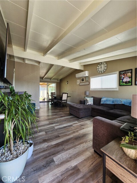 Foto del edificio - 833 N Lilac Ave
