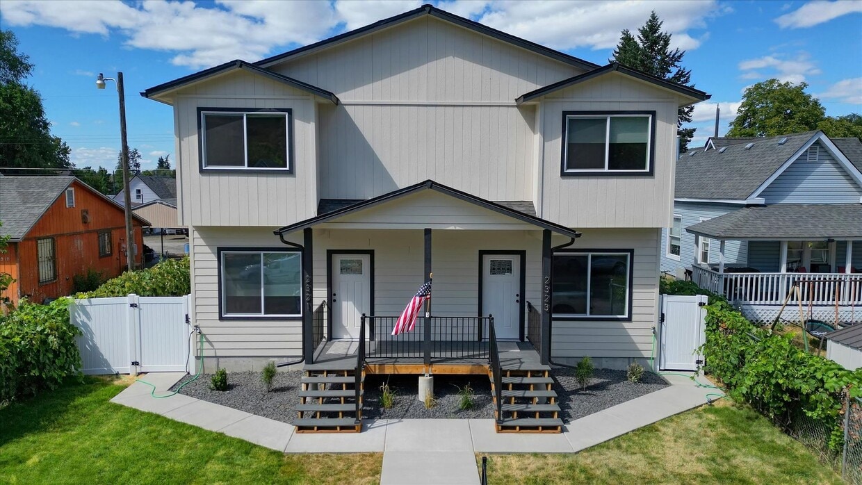 Primary Photo - 2321 E 7th Ave