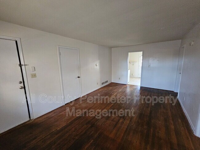 Building Photo - 504 Past St