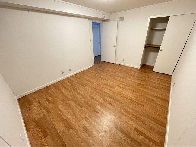 Foto del edificio - 1664 Sixth Ave