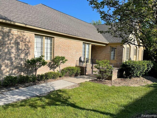 Foto del edificio - 6267 Celeste Rd