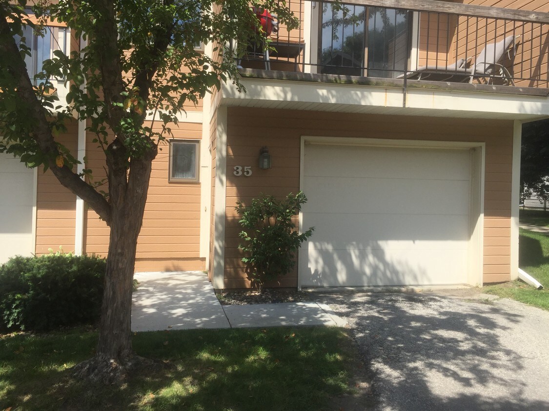 35 Elton Ridge Ct NW, Rochester, MN 55901 Townhouse for Rent in