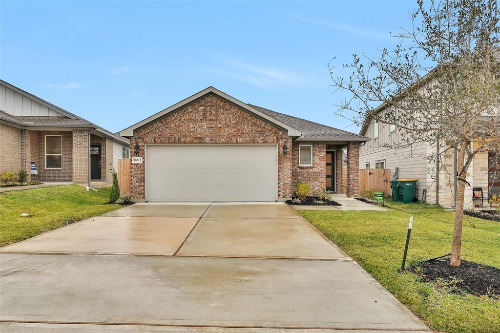 Foto principal - 18612 Hillswood Dr