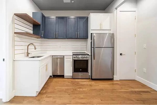 Foto del edificio - 632 Sterling Pl