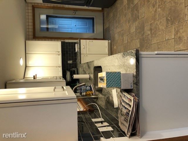 Foto del edificio - 4 br, 3 bath House - 112 Walker Street