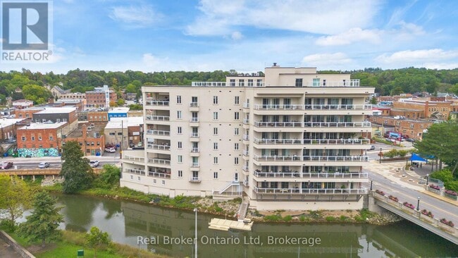 Building Photo - 80 9th St E