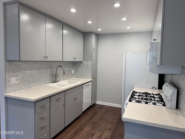 Building Photo - 1373 Ramona Dr