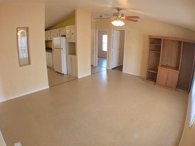 Foto del edificio - East El Paso 3 bed Refrig A/C