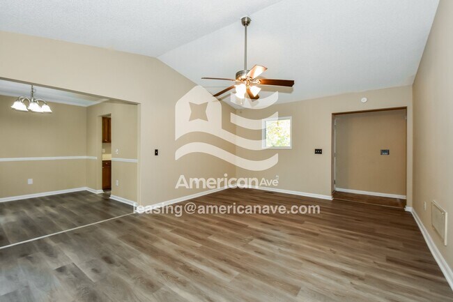 Foto del edificio - 21 Harrington Ct