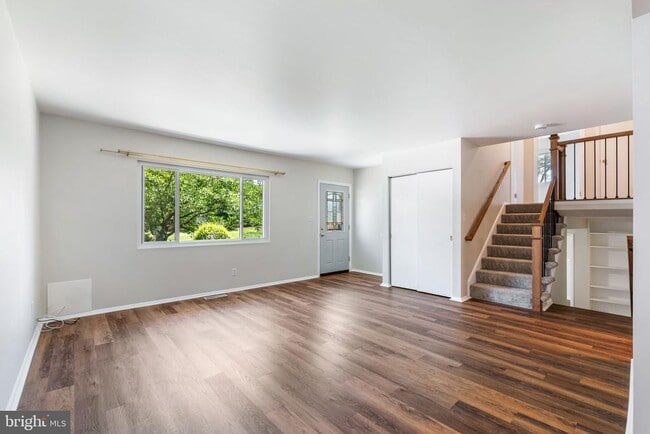 Building Photo - 6610 Bowie Dr