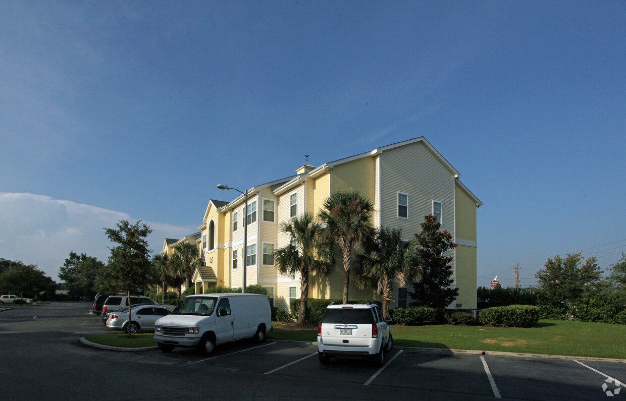 Pines at Warrington 4101 W Navy Blvd Pensacola, FL Apartments for