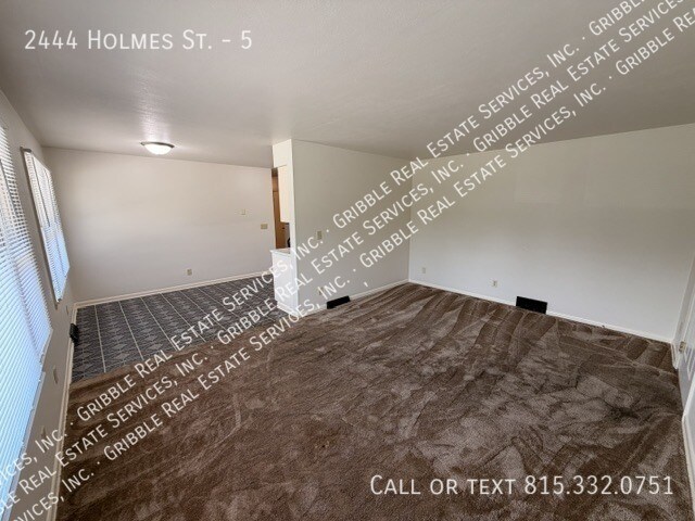 Foto del edificio - 2444 Holmes St