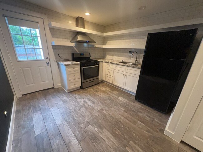 Foto del edificio - 1917 Thonig Rd