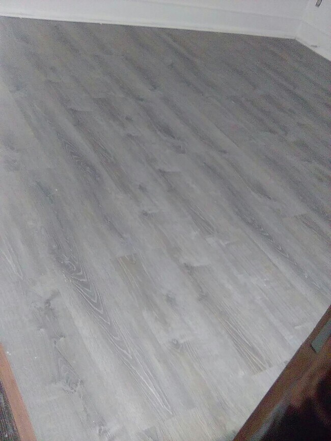 Building Photo - 89 Maple St