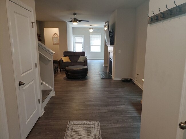 Foto del edificio - 3216 Baylor Cir