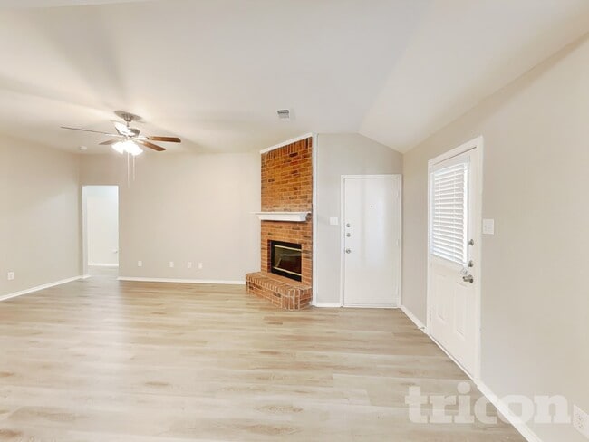 Building Photo - 755 Catalina Dr