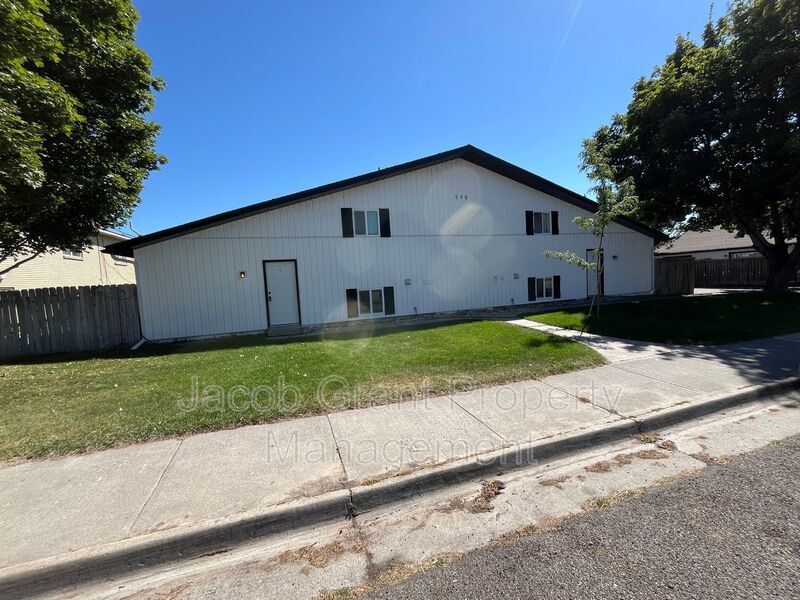 Primary Photo - 598 Hansen Ave