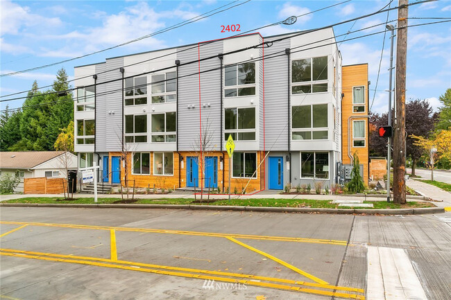 Building Photo - 2402 SW Genesee St